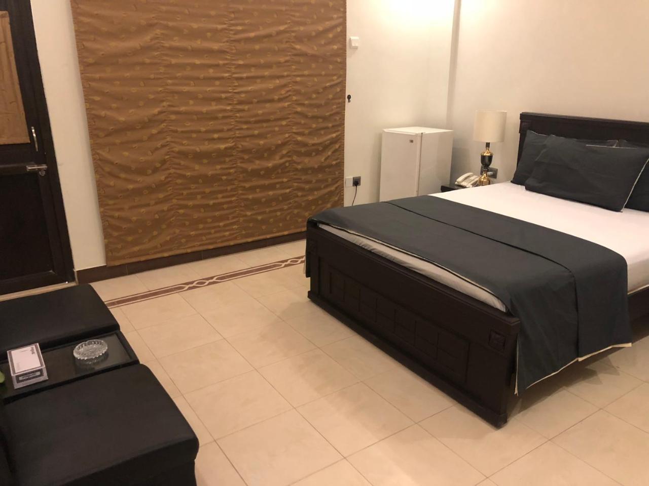 Sunset Suites Karachi Eksteriør billede