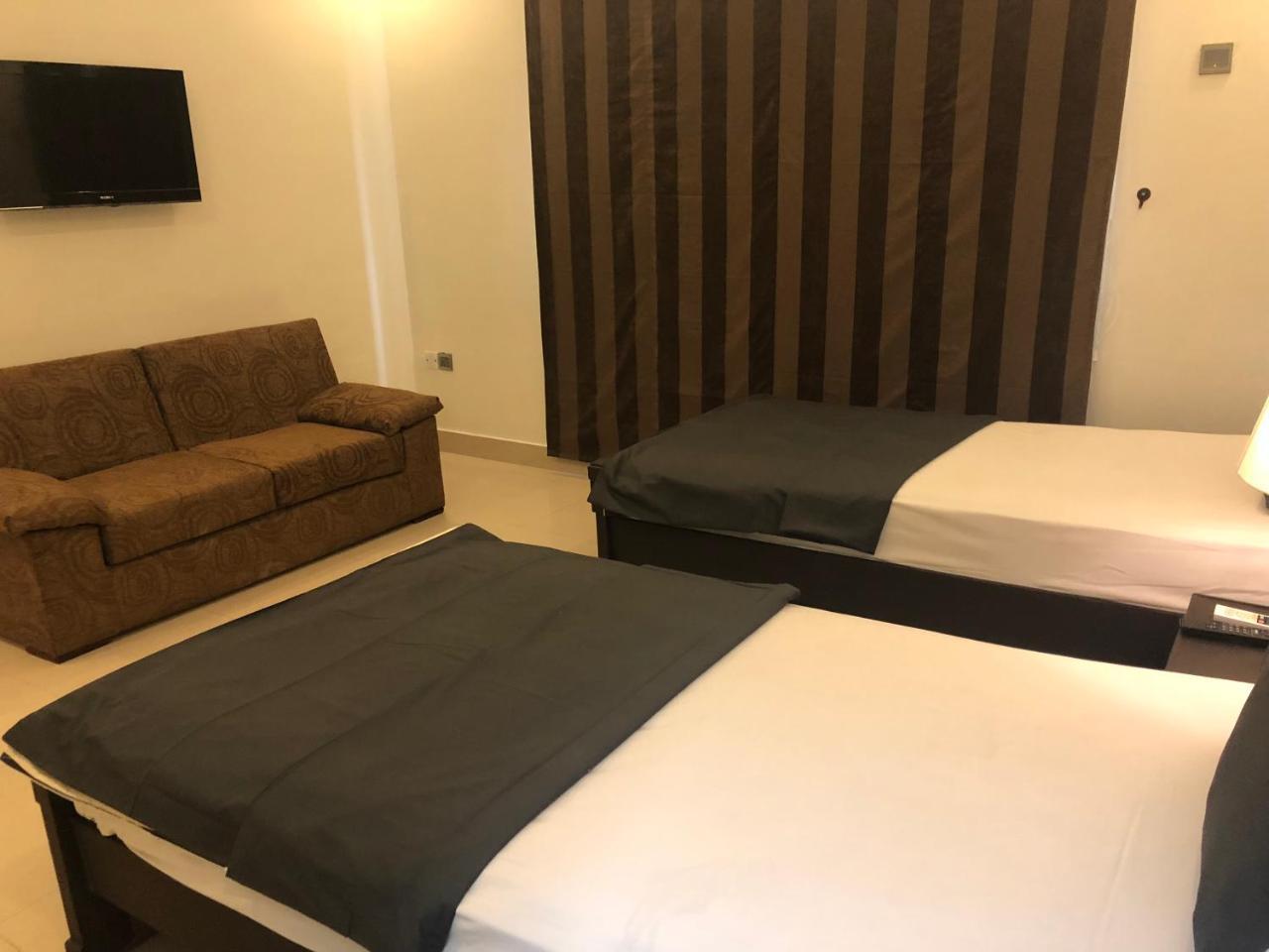 Sunset Suites Karachi Eksteriør billede